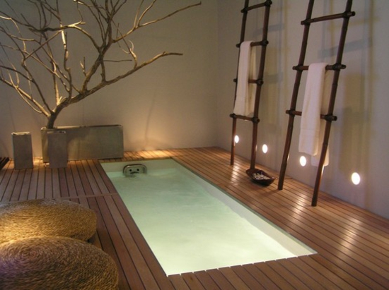 design salle de bains moderne sol-plancher-bain à remous-encastré
